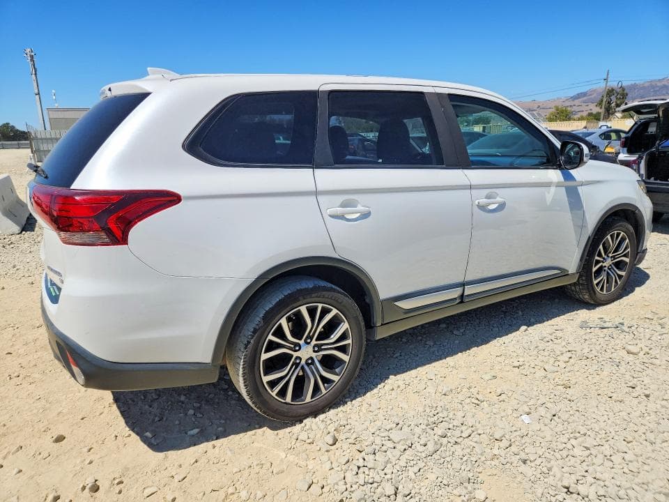 2017 MITSUBISHI OUTLANDER SE 3