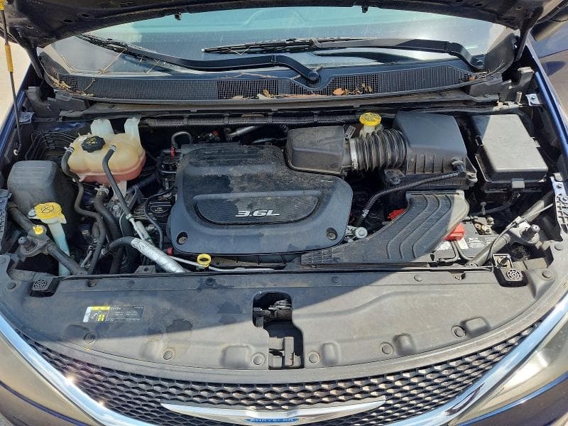 2018 CHRYSLER PACIFICA LX 11