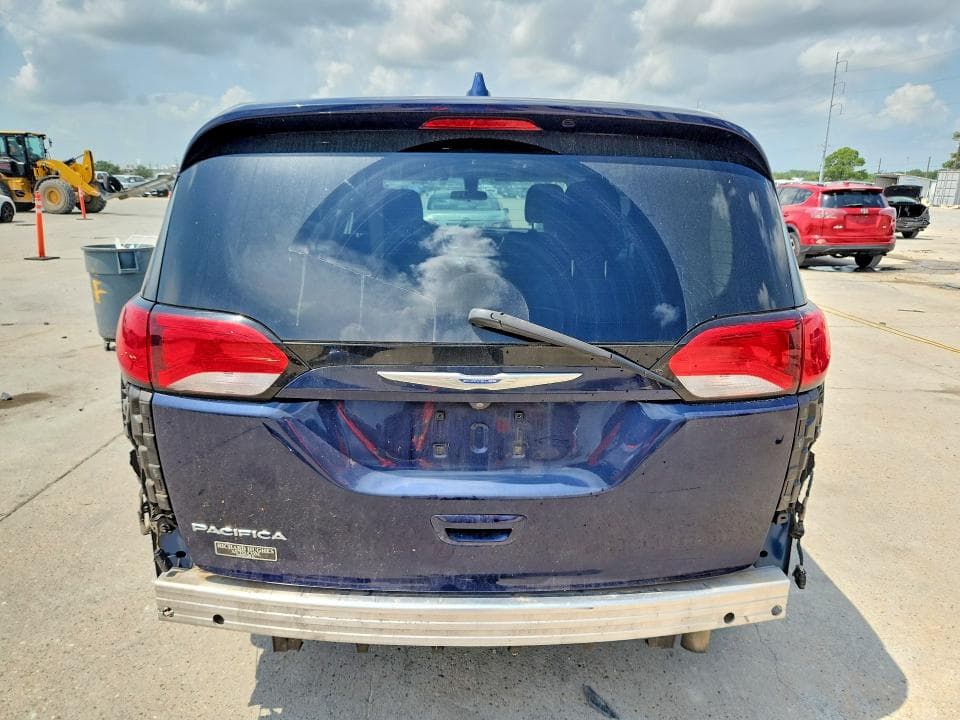 2018 CHRYSLER PACIFICA LX 6