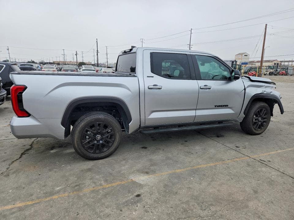 2025 TOYOTA TUNDRA 3