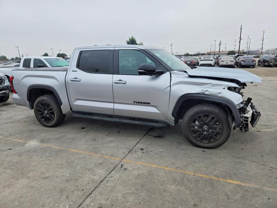 2025 TOYOTA TUNDRA 4