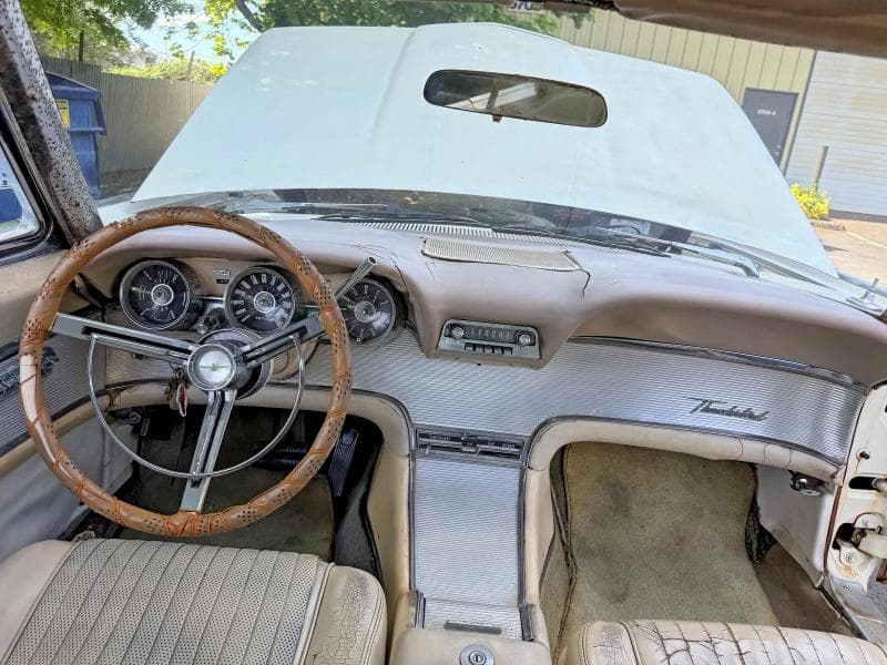 1961 FORD T BIRD 9