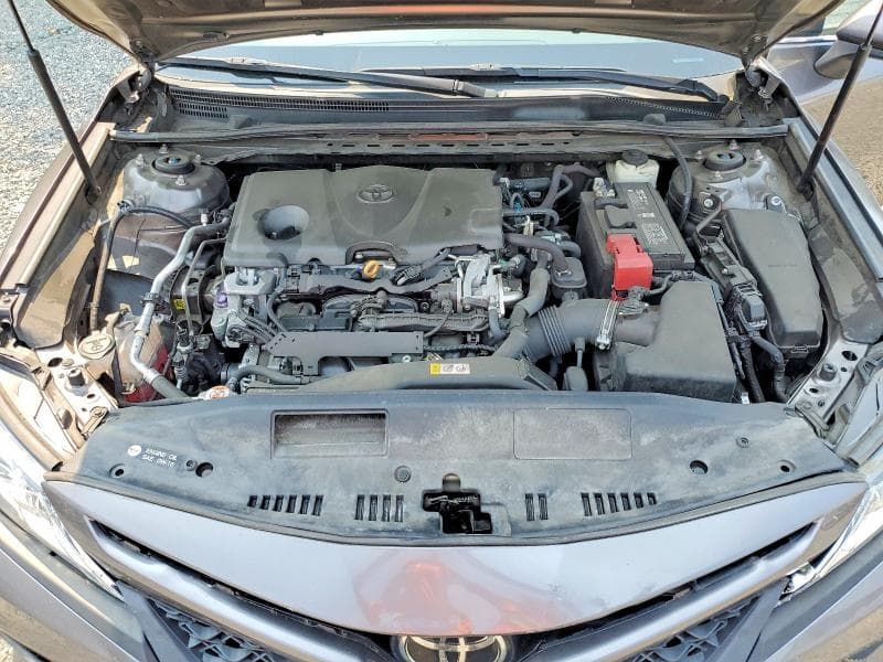 2018 TOYOTA CAMRY SE 12