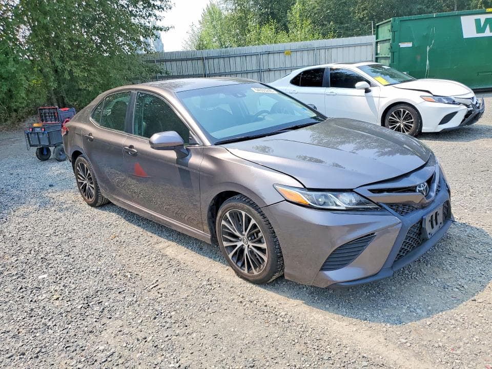 2018 TOYOTA CAMRY SE 4