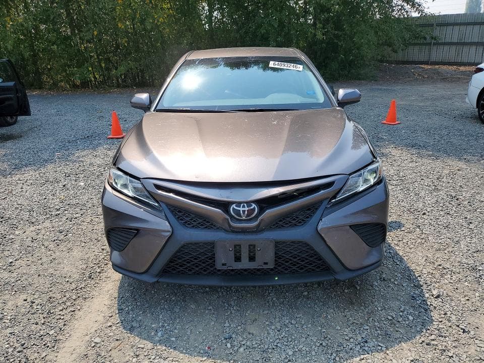 2018 TOYOTA CAMRY SE 5
