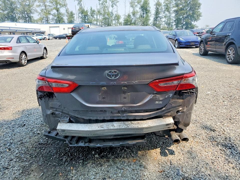 2018 TOYOTA CAMRY SE 6