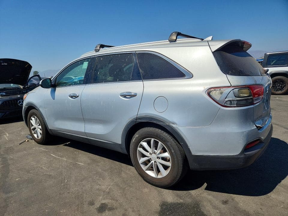 2018 KIA SORENTO LX 2