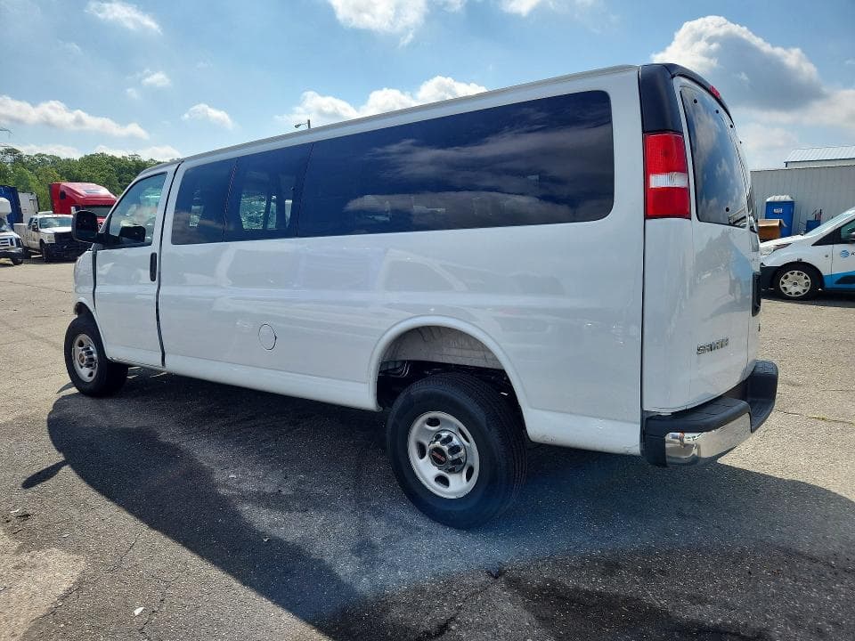 2026 GMC SAVANA G3500 LT 2