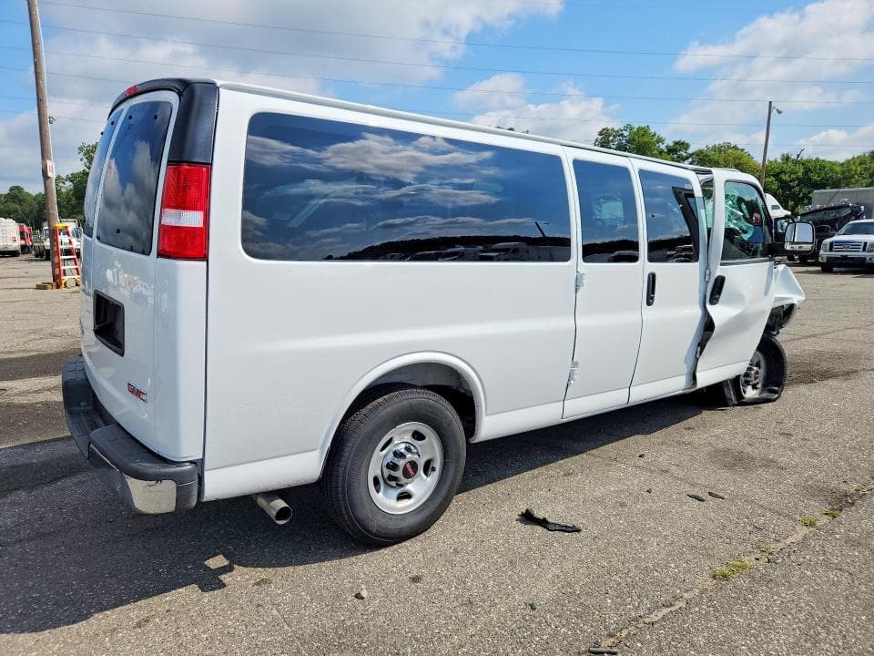 2026 GMC SAVANA G3500 LT 3