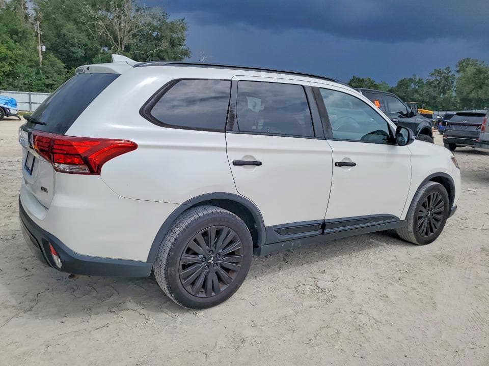 2020 MITSUBISHI OUTLANDER SE 3