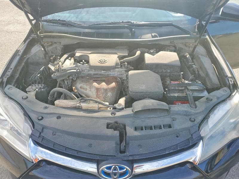 2017 TOYOTA CAMRY SE 11