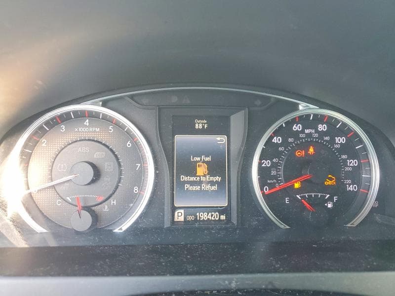 2017 TOYOTA CAMRY SE 9