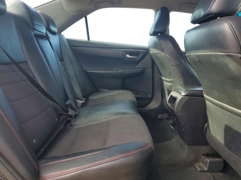 2017 TOYOTA CAMRY SE 10