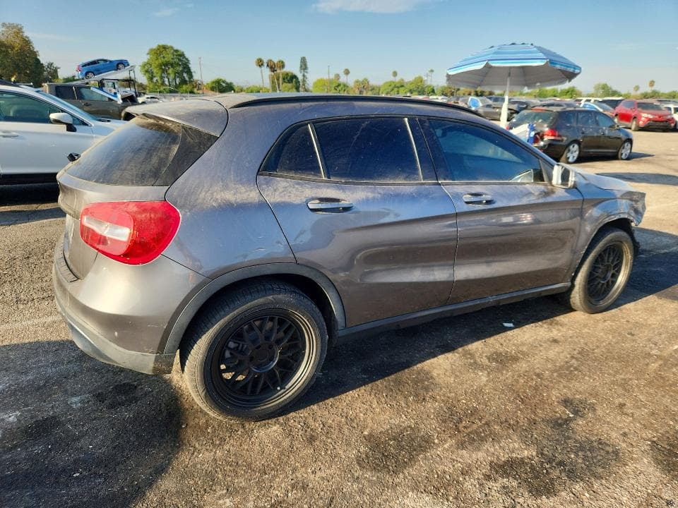 2018 MERCEDES-BENZ GLA 250 3