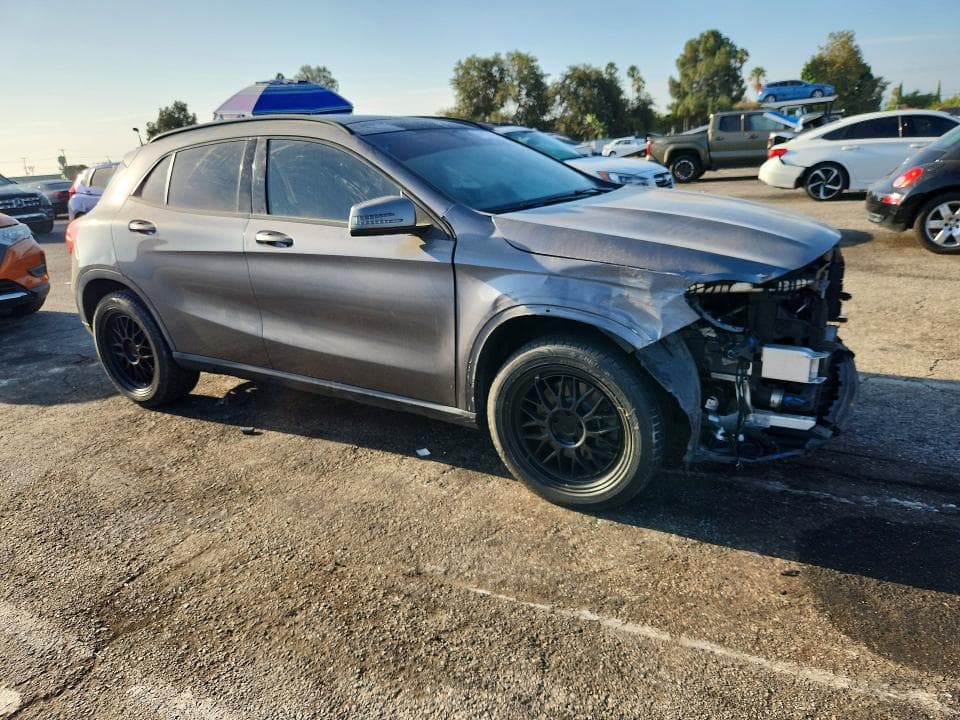 2018 MERCEDES-BENZ GLA 250 4