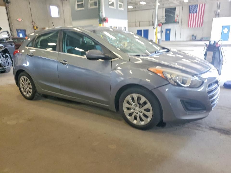2017 HYUNDAI ELANTRA GT BASE 4