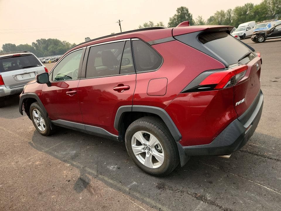 2020 TOYOTA RAV4 XLE 2