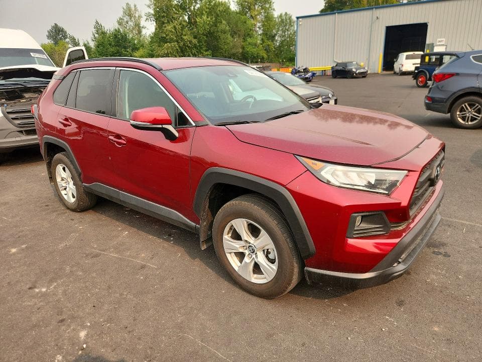 2020 TOYOTA RAV4 XLE 4