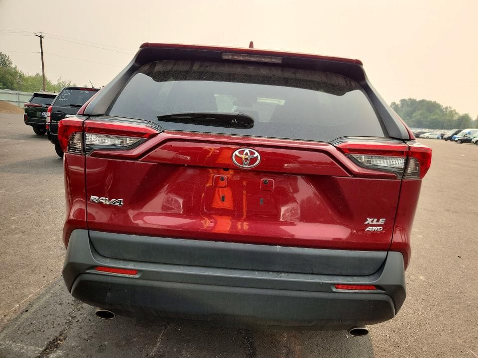 2020 TOYOTA RAV4 XLE 6