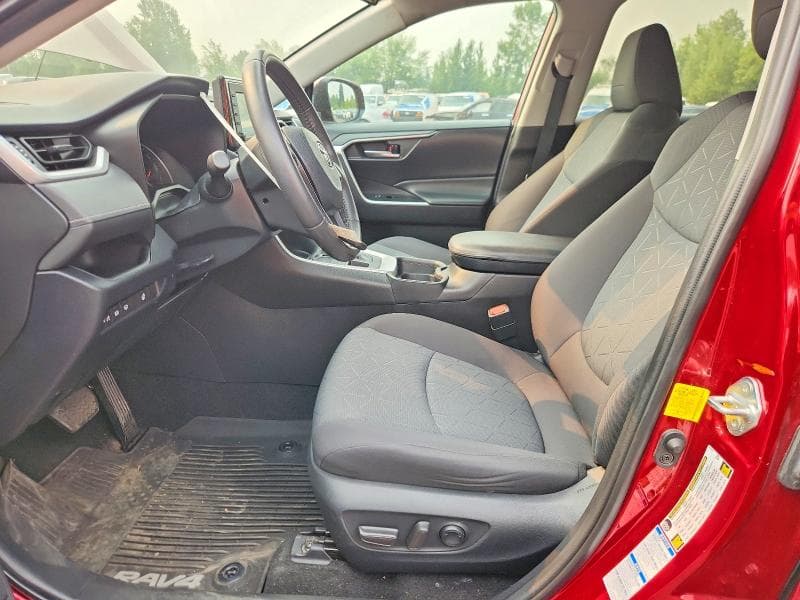 2020 TOYOTA RAV4 XLE 7