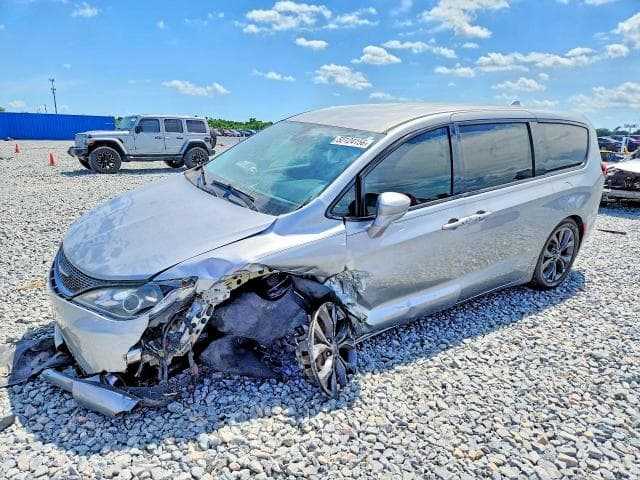 2020 CHRYSLER PACIFICA TOURING - 1