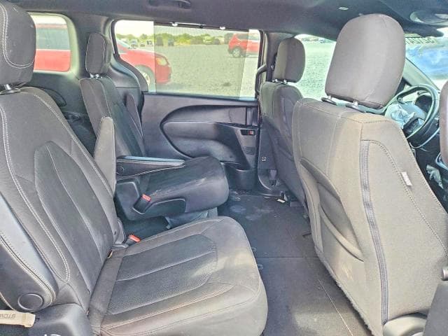 2020 CHRYSLER PACIFICA TOURING 11