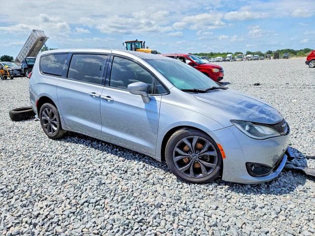 2020 CHRYSLER PACIFICA TOURING 4