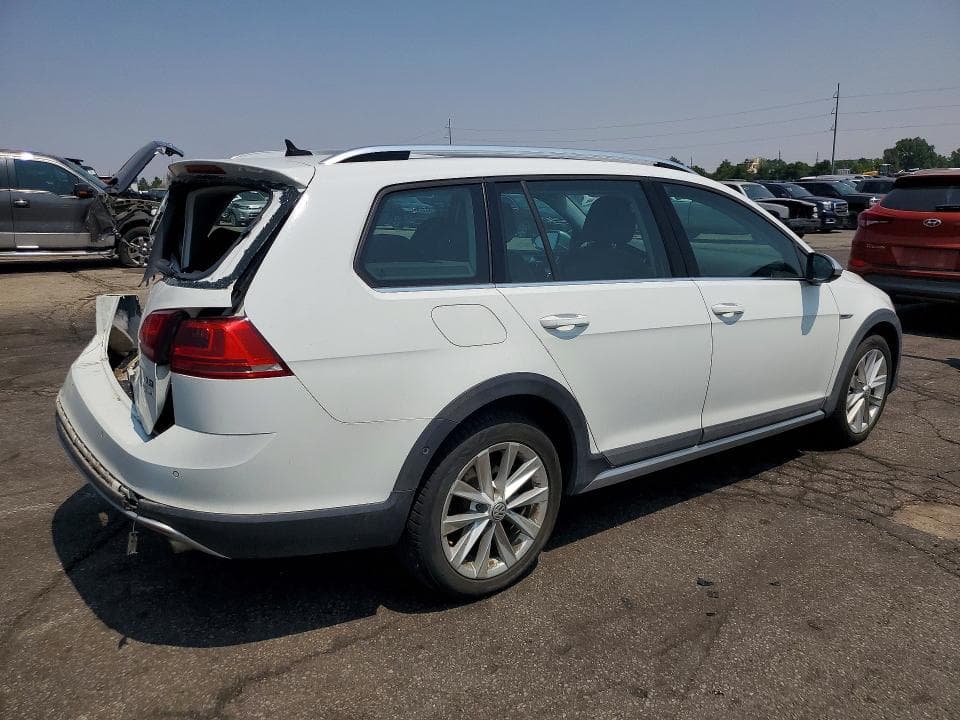 2017 VOLKSWAGEN GOLF ALLTRACK S 3