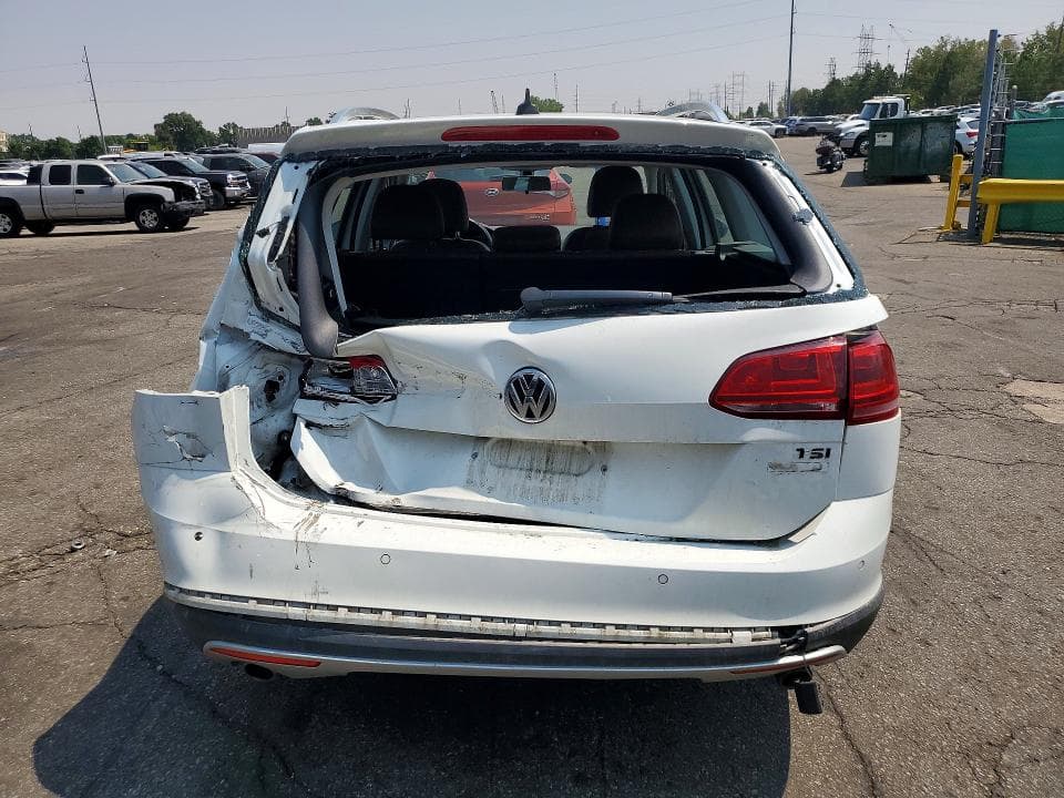 2017 VOLKSWAGEN GOLF ALLTRACK S 6
