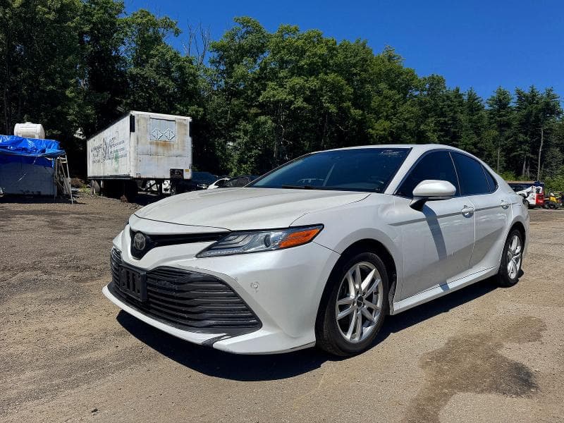 2018 TOYOTA CAMRY XLE 2