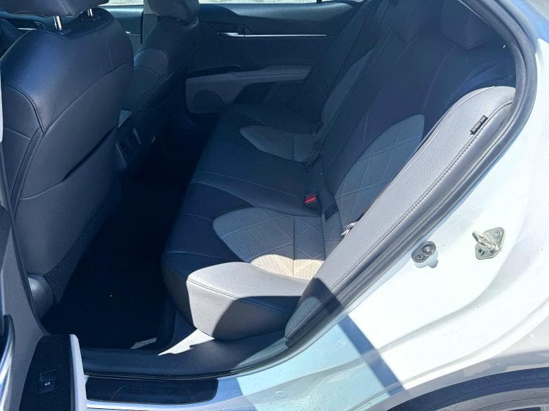 2018 TOYOTA CAMRY XLE 11