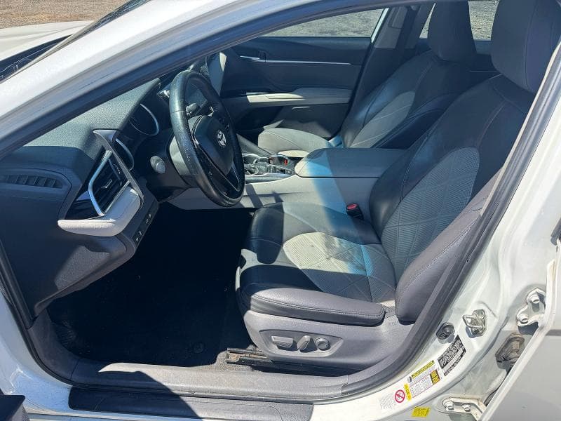 2018 TOYOTA CAMRY XLE 12