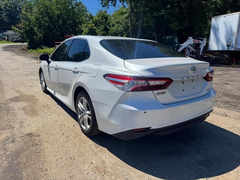 2018 TOYOTA CAMRY XLE 3