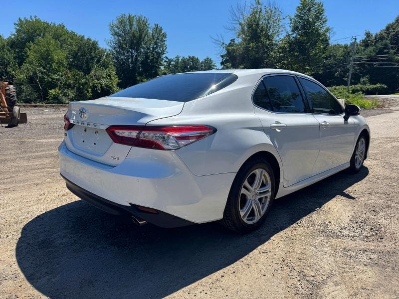 2018 TOYOTA CAMRY XLE 4