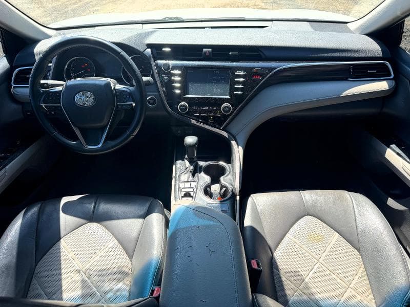 2018 TOYOTA CAMRY XLE 9