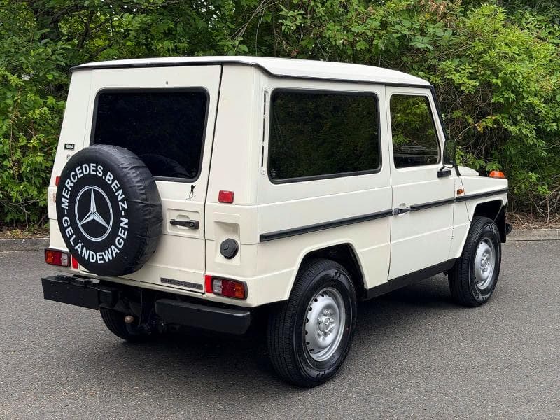 1982 MERCEDES-BENZ 240 240GD 4