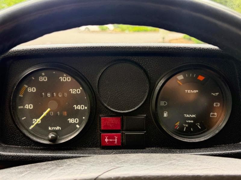 1982 MERCEDES-BENZ 240 240GD 8