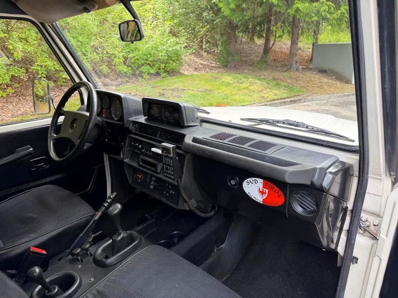 1982 MERCEDES-BENZ 240 240GD 9
