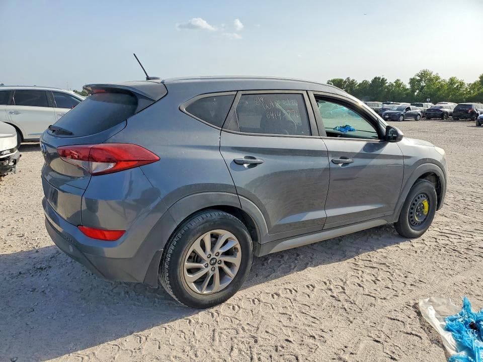 2017 HYUNDAI TUCSON SE 3