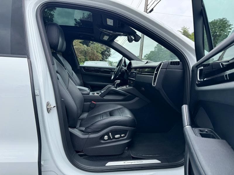 2019 PORSCHE CAYENNE 4