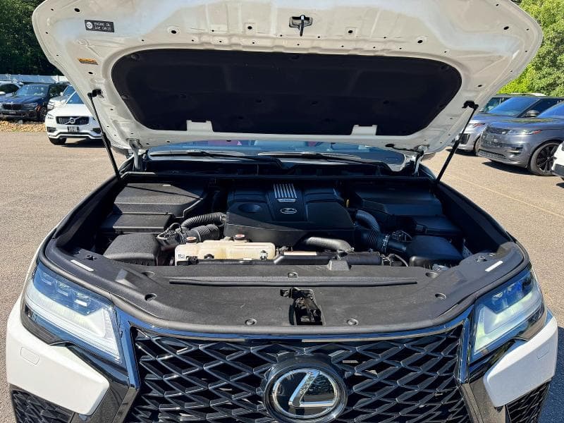 2023 LEXUS LX 600 F SPORT HANDLING 8