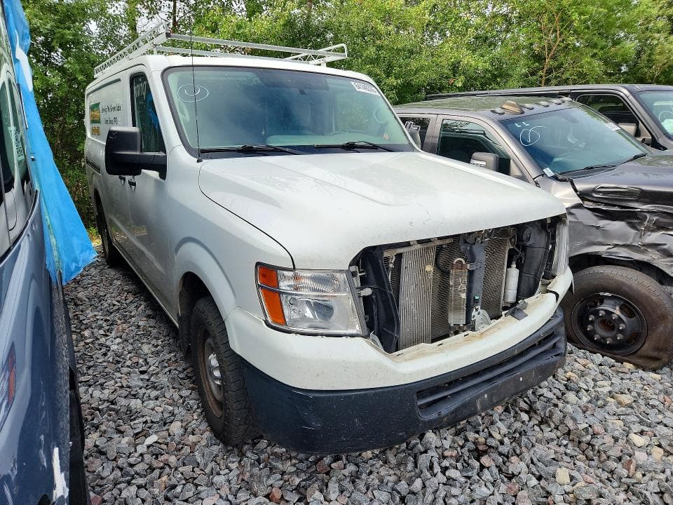 2018 NISSAN NV 2500 HD S 4