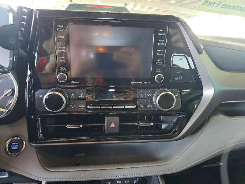 2022 TOYOTA HIGHLANDER XLE 11