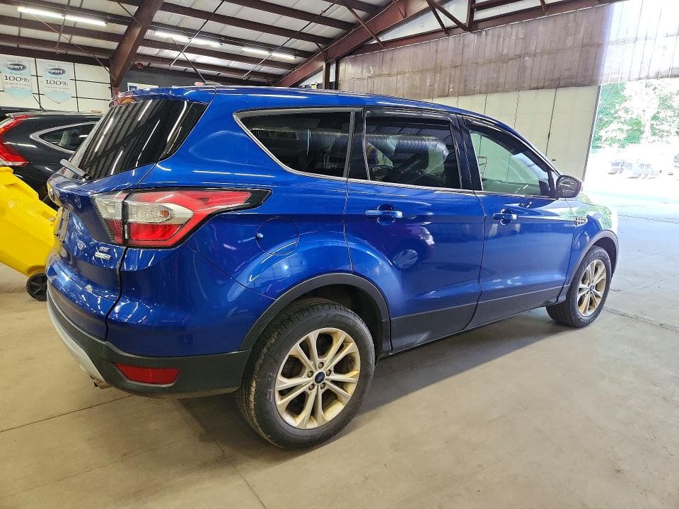 2017 FORD ESCAPE SE 3