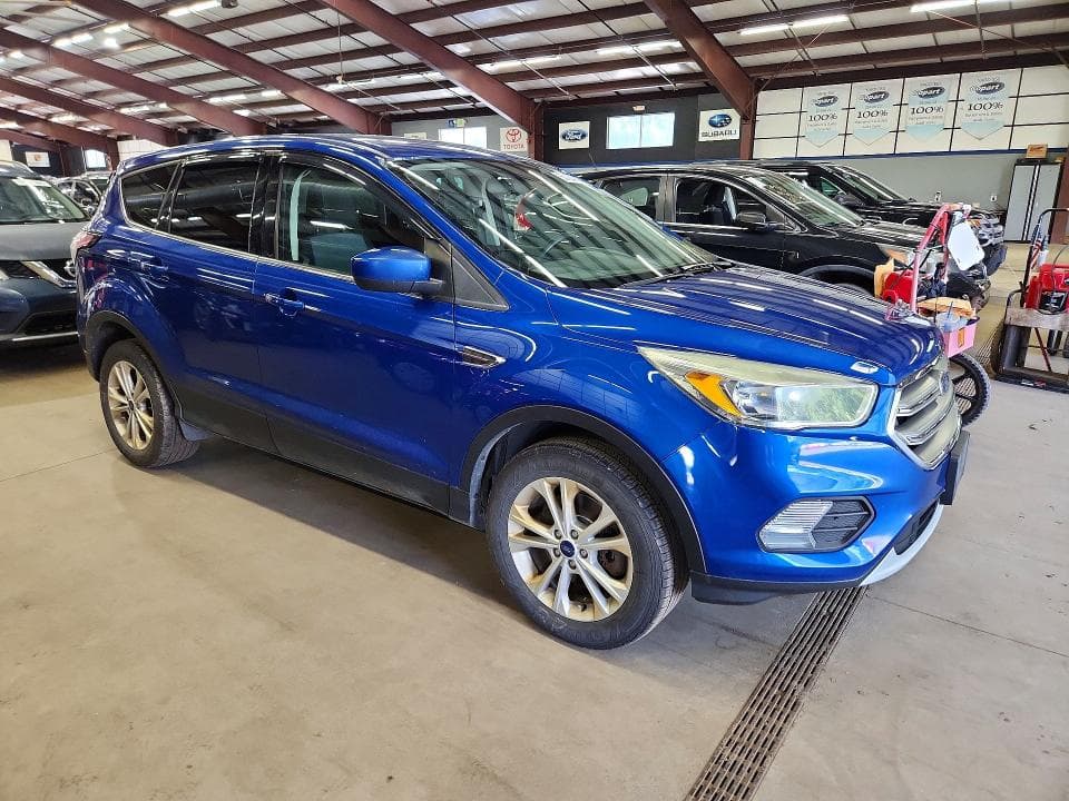 2017 FORD ESCAPE SE 4