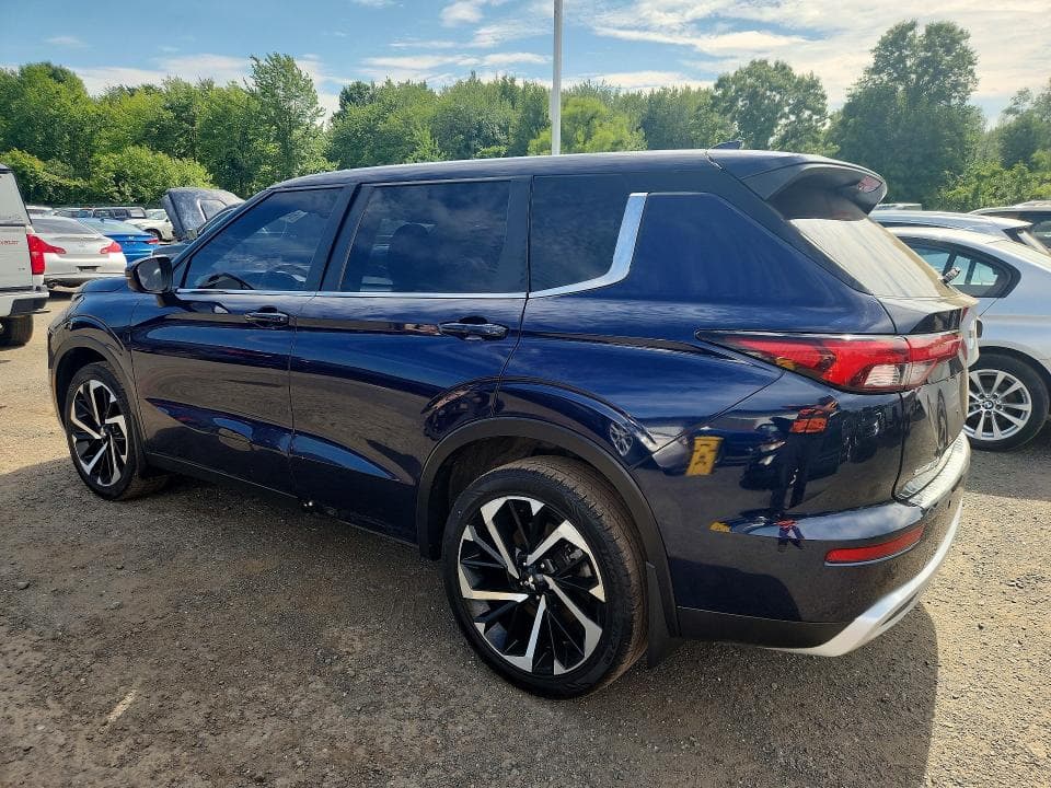 2023 MITSUBISHI OUTLANDER SE 2