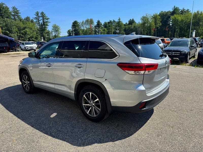 2017 TOYOTA HIGHLANDER XLE 3