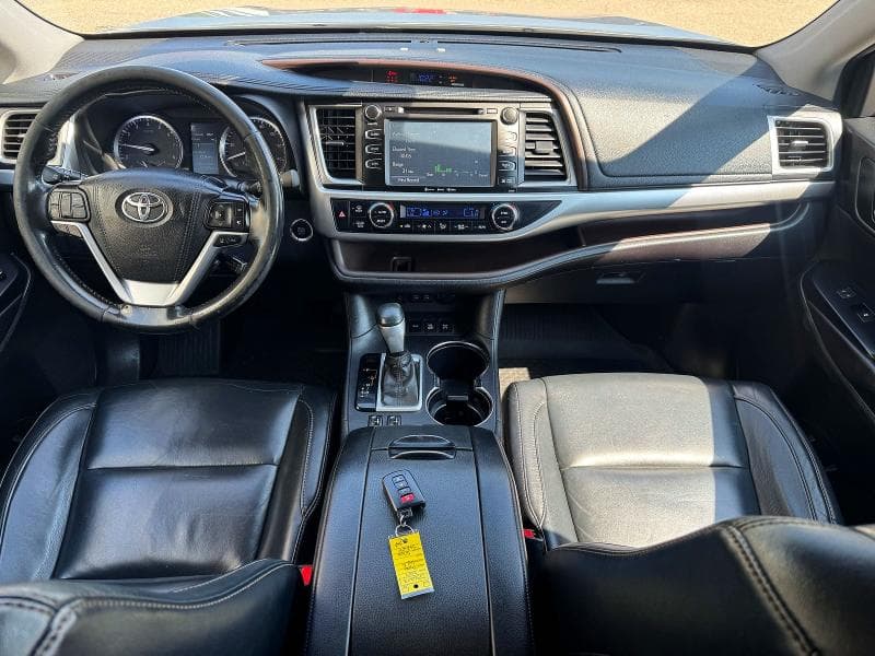 2017 TOYOTA HIGHLANDER XLE 8