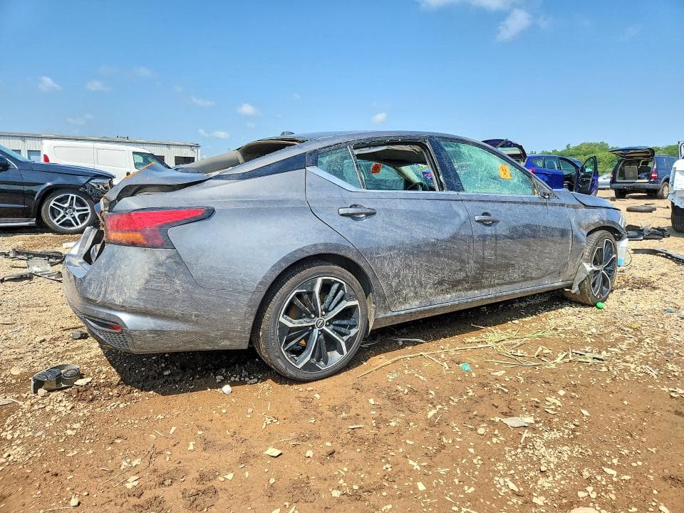 2025 NISSAN ALTIMA SR 3