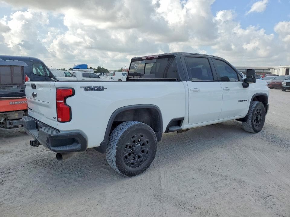 2025 CHEVROLET SILVERADO K3500 LT 3
